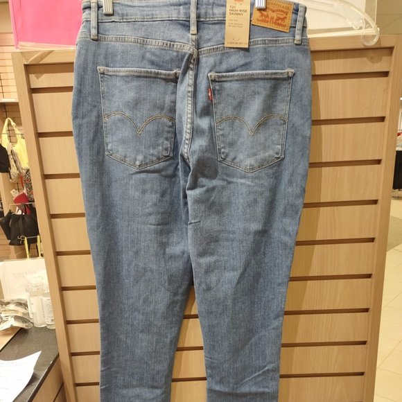 Levis Women's 721 High-Waisted Skinny Jeans - Picture 4 of 8
